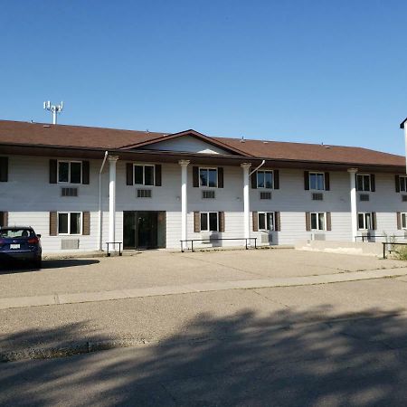 Tower Inn Estevan Exteriör bild