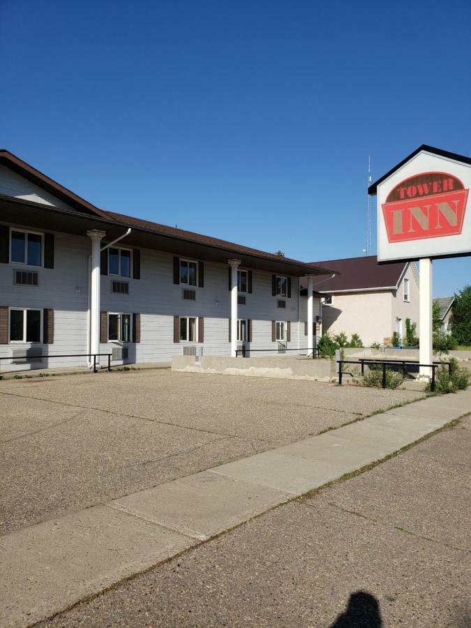 Tower Inn Estevan Exteriör bild