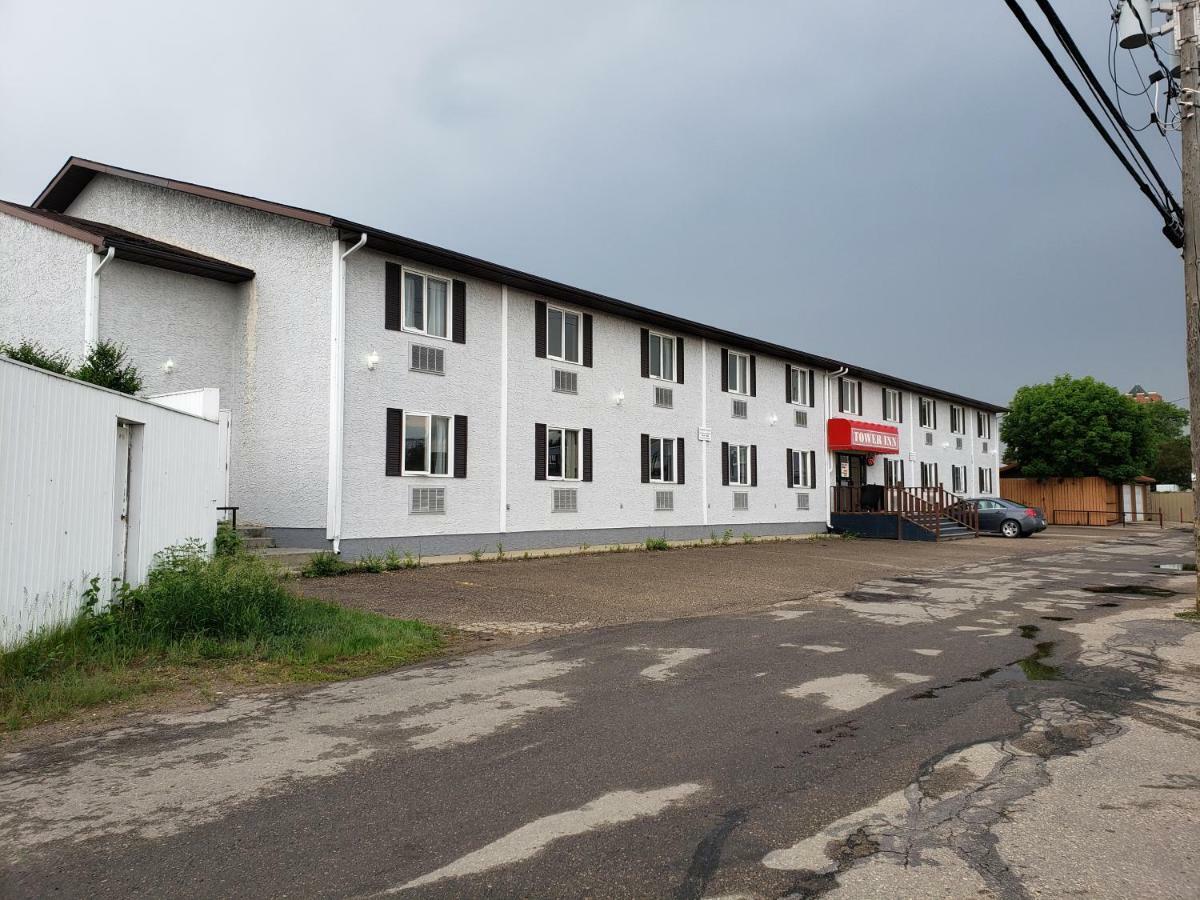 Tower Inn Estevan Exteriör bild